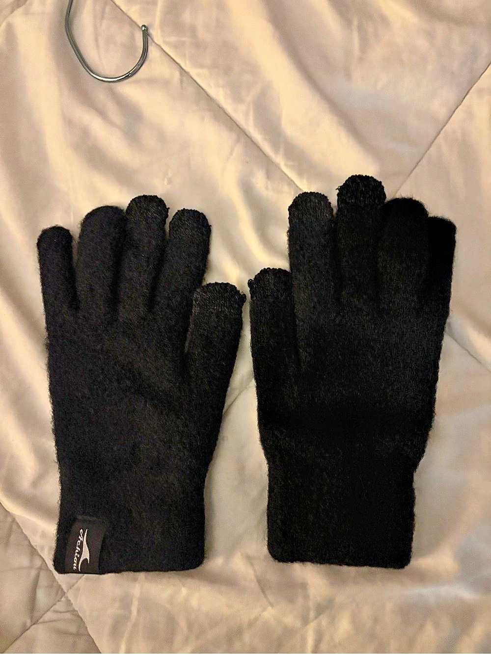 Achieou Touchscreen Gloves in Black NWT